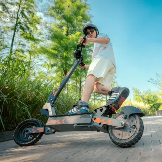 KuKirin G2 Elektroroller – Maximalgeschwindigkeit 45 km/h, 800W Motor, 48V 15,6Ah Super-Akku